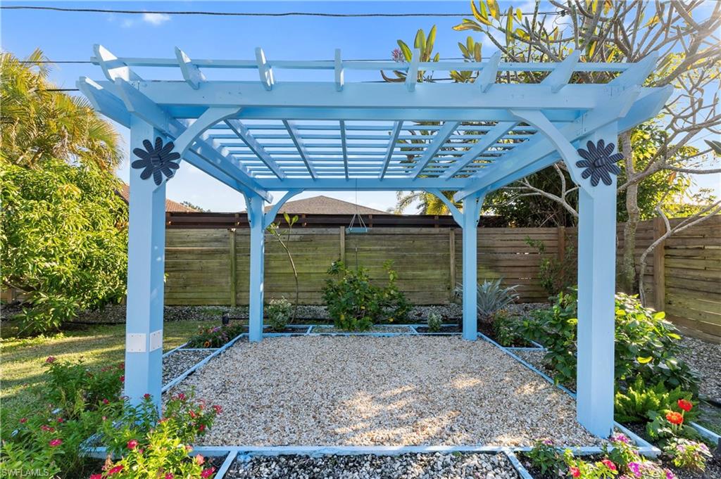 NAPLES PARK - Residential