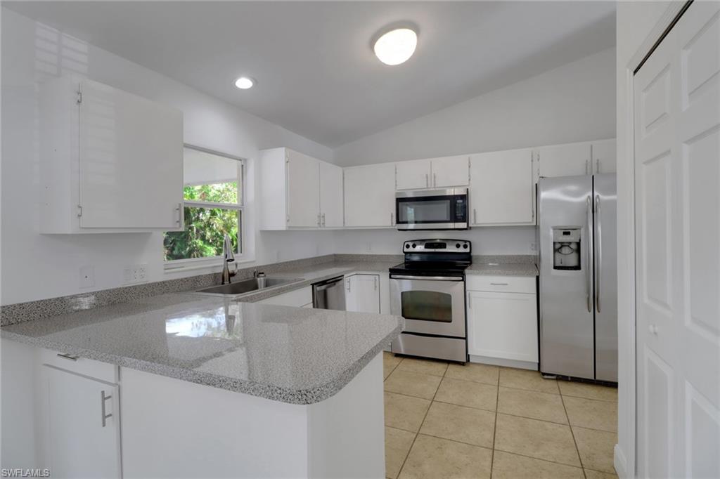 SAN CARLOS PARK - Residential