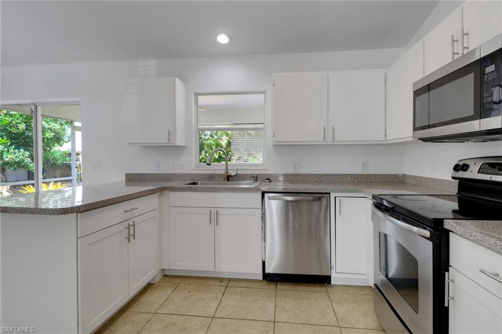 SAN CARLOS PARK - Residential