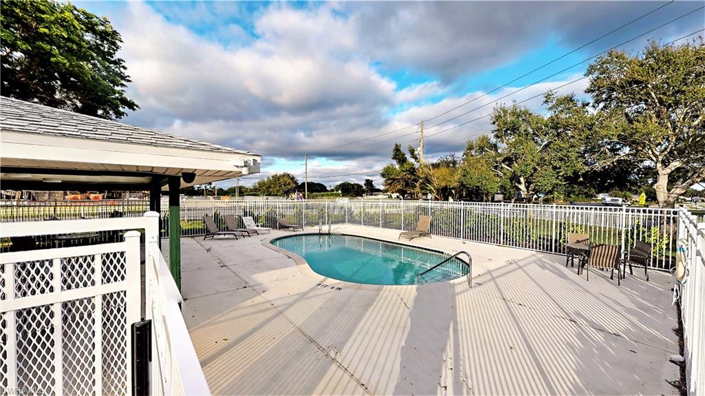 PATE CREST VILLAS 1 - Residential