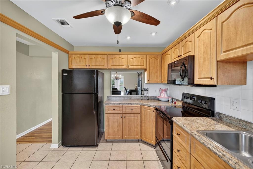 MYERLEE COUNTRY CLUB ESTATES NORTH CONDO - Residential