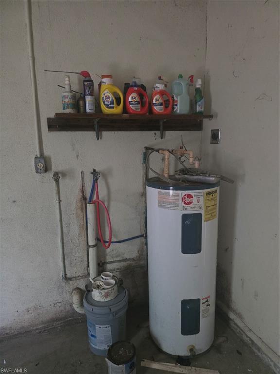 LEHIGH ACRES - Residential