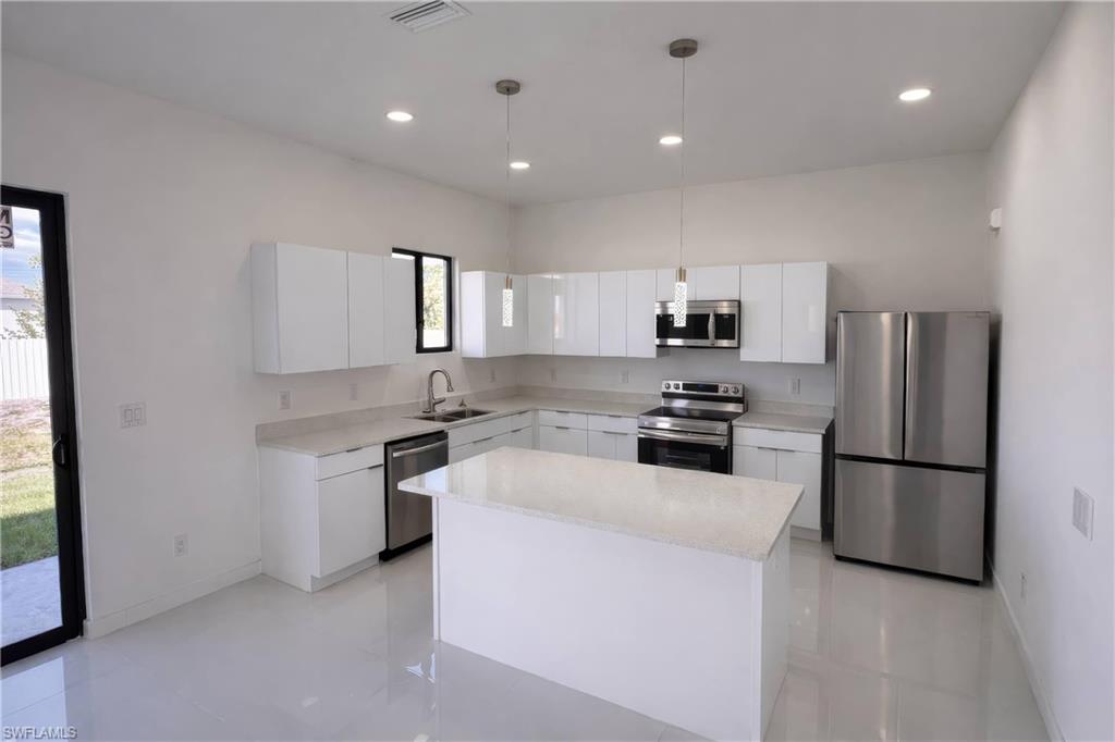 CAPE CORAL - Residential Lease