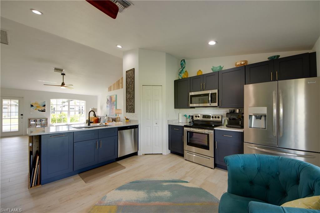 CAPE CORAL - Residential