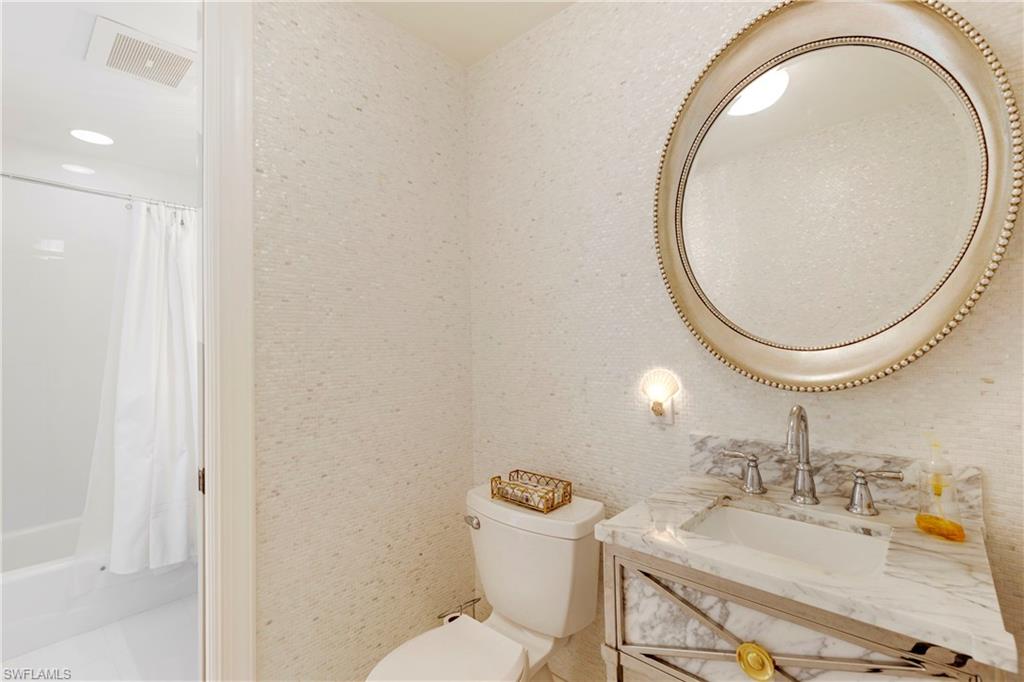 TWIN DOLPHINS - Residential