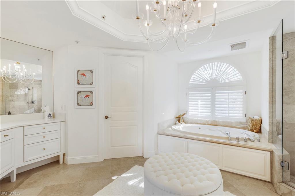 TWIN DOLPHINS - Residential