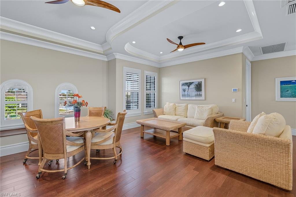 MARCO BEACH - Residential