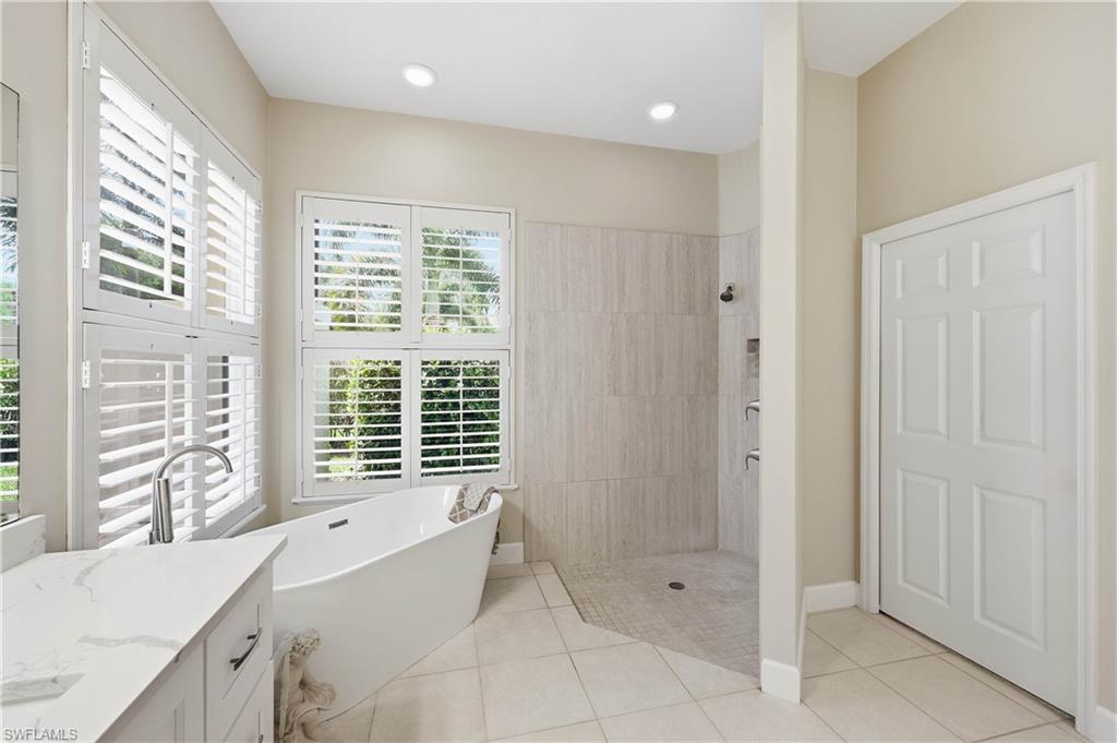 TROON LAKES - Residential