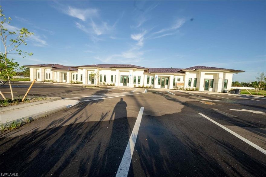 Prime Commercial Space for Lease!

Available for lease: a 959 sq ft commercial unit at $2,959/month under a Triple Net (NNN) lease. Ideal for professional offices, showroom, specialty retail, or general commercial use.

Each unit features:

Private entrance

Separate utilities

Shared parking

Ceiling height suitable for multiple layouts

Tenant is responsible for:

Base rent: $2,959/month

Pro-rata share of property taxes, building insurance, and common area maintenance (CAM)

Minimum lease term: 5 years. Strategically located with excellent road access and visibility.