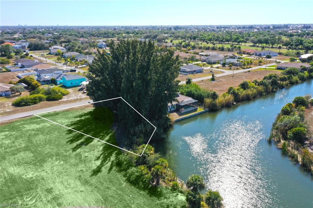 CAPE CORAL - Land