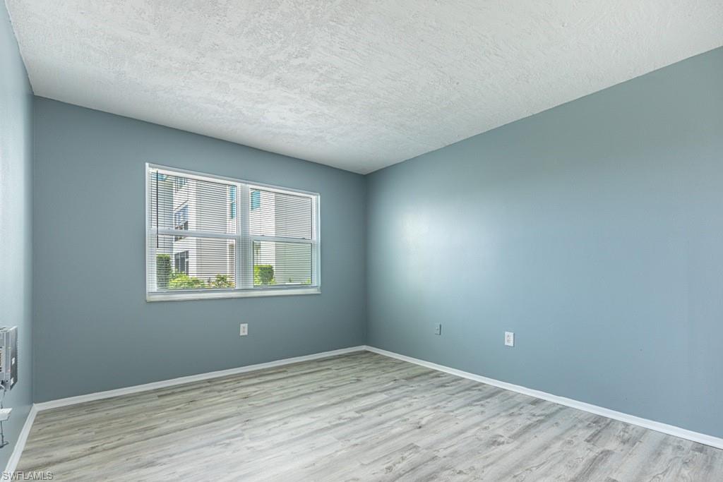 SEVEN LAKES - Residential