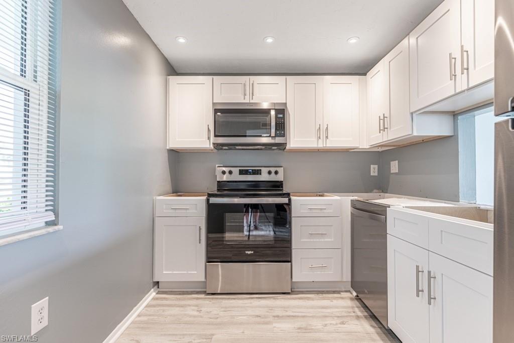 SEVEN LAKES - Residential