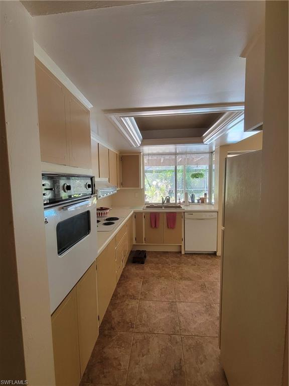 YACHT CLUB COLONY - Residential