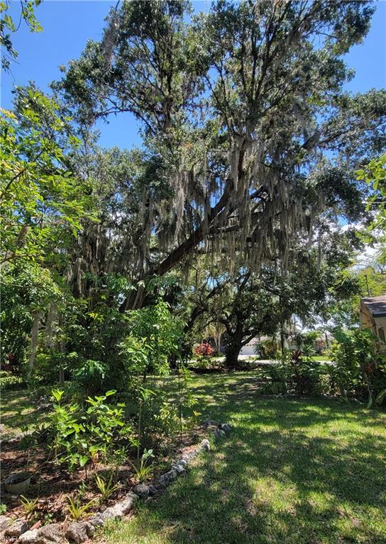 YACHT CLUB COLONY - Residential