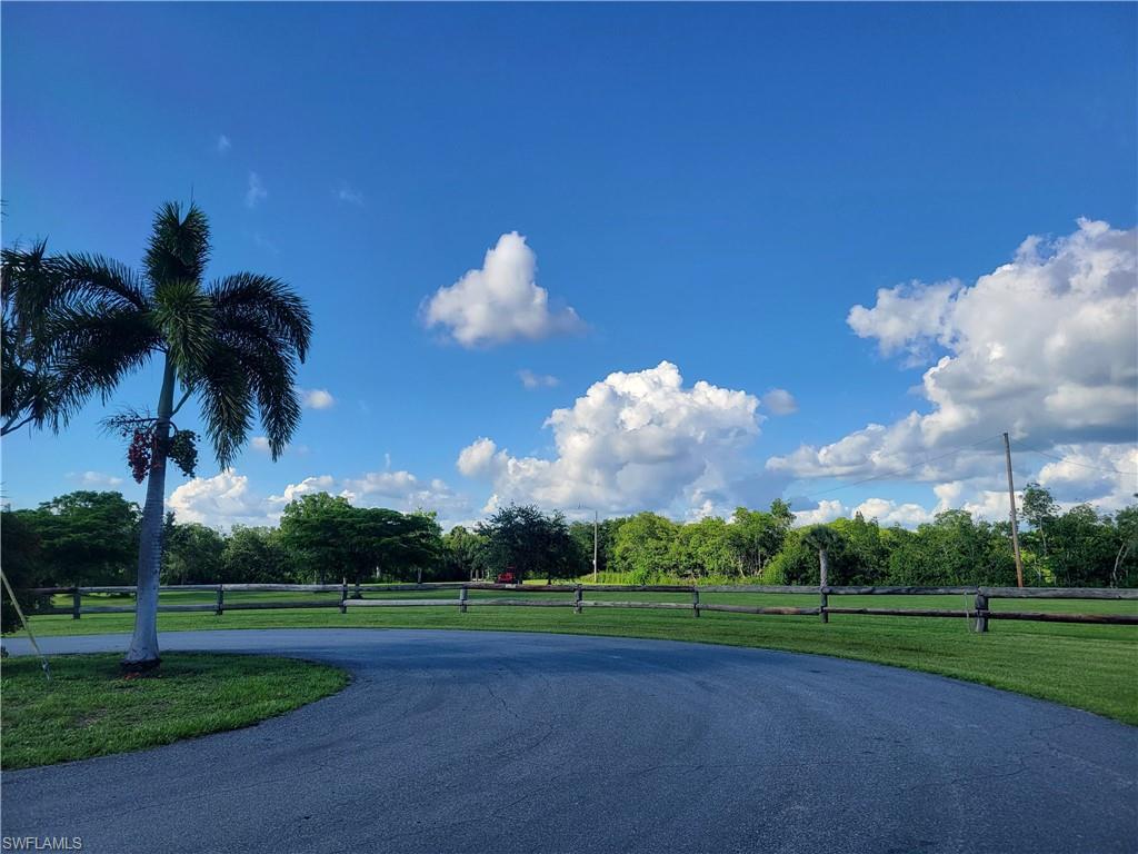 YACHT CLUB COLONY - Residential