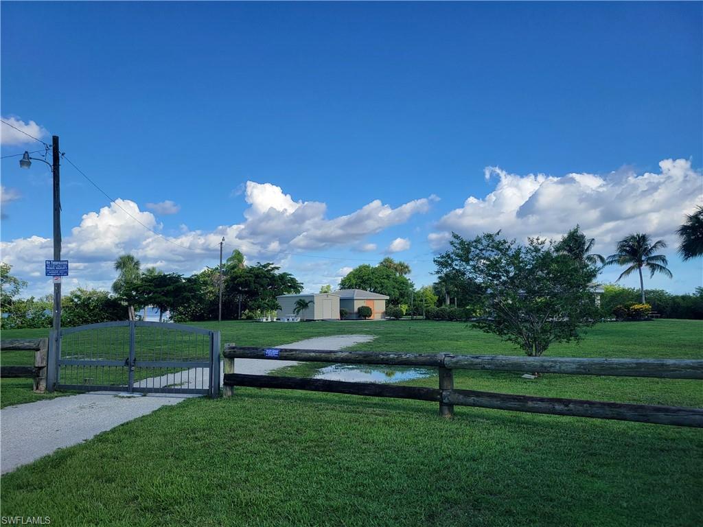 YACHT CLUB COLONY - Residential