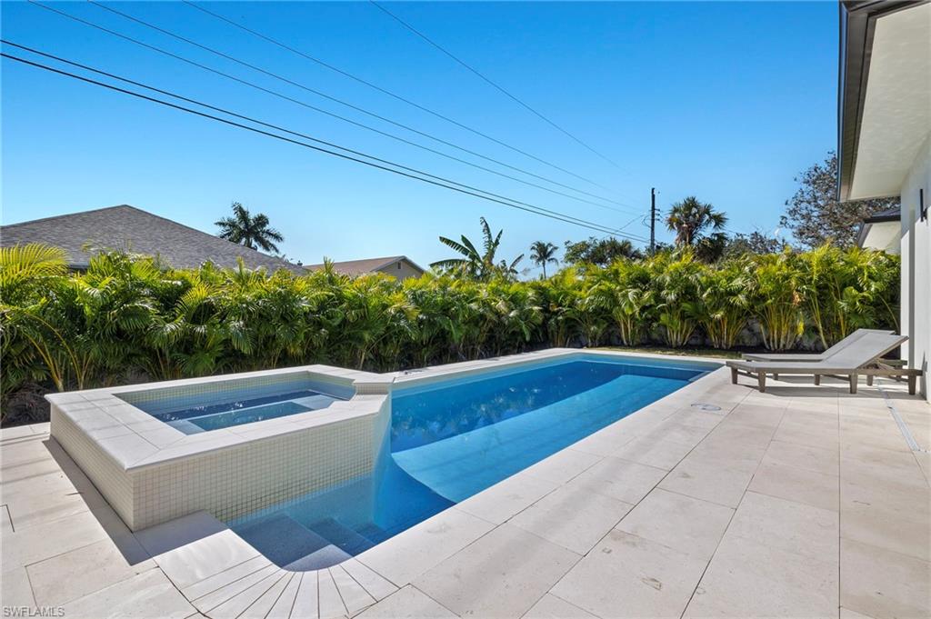 NAPLES PARK - Residential