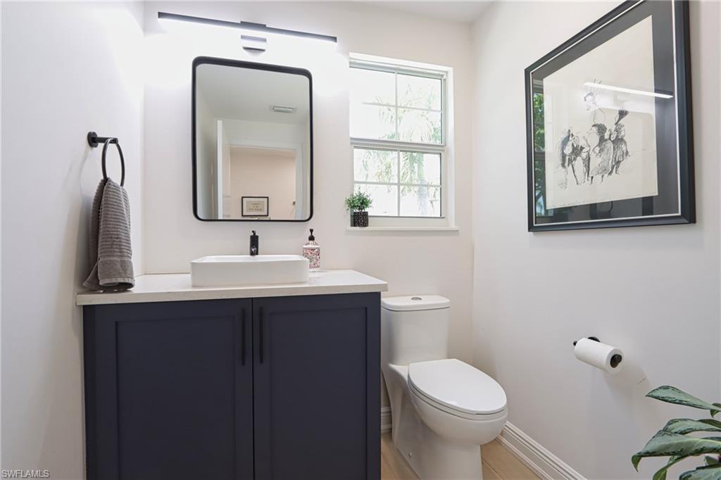 LA CHELLE MANOR - Residential Lease