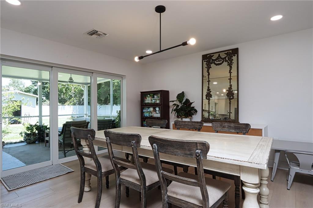 LA CHELLE MANOR - Residential Lease