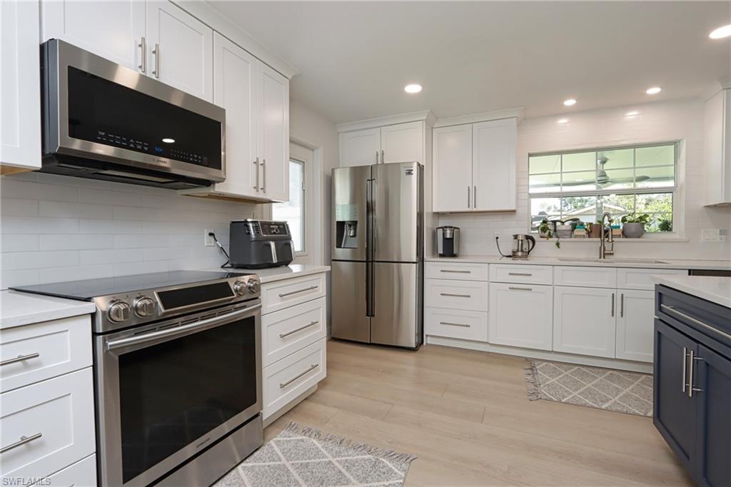 LA CHELLE MANOR - Residential Lease