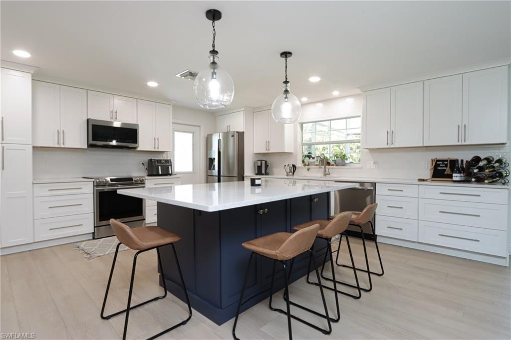 LA CHELLE MANOR - Residential Lease