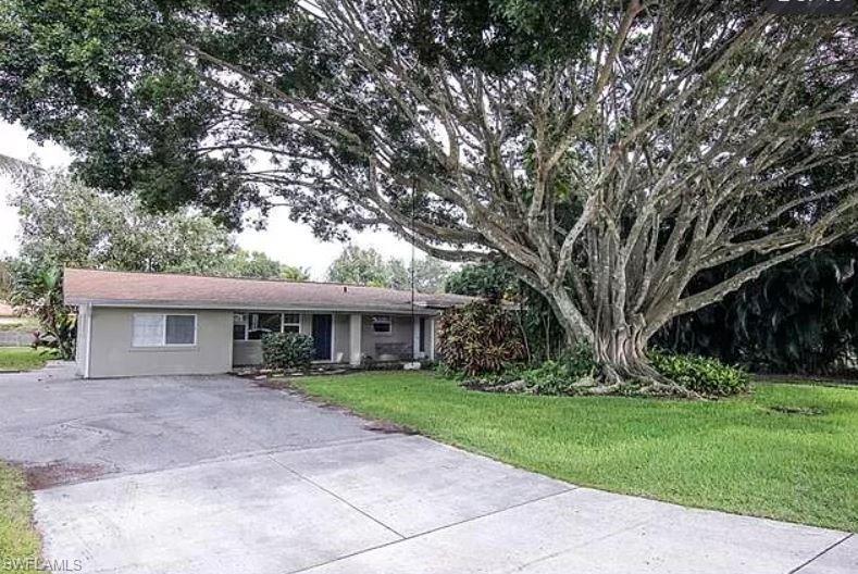 LA CHELLE MANOR - Residential Lease