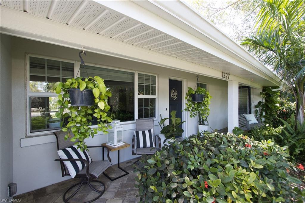 LA CHELLE MANOR - Residential Lease