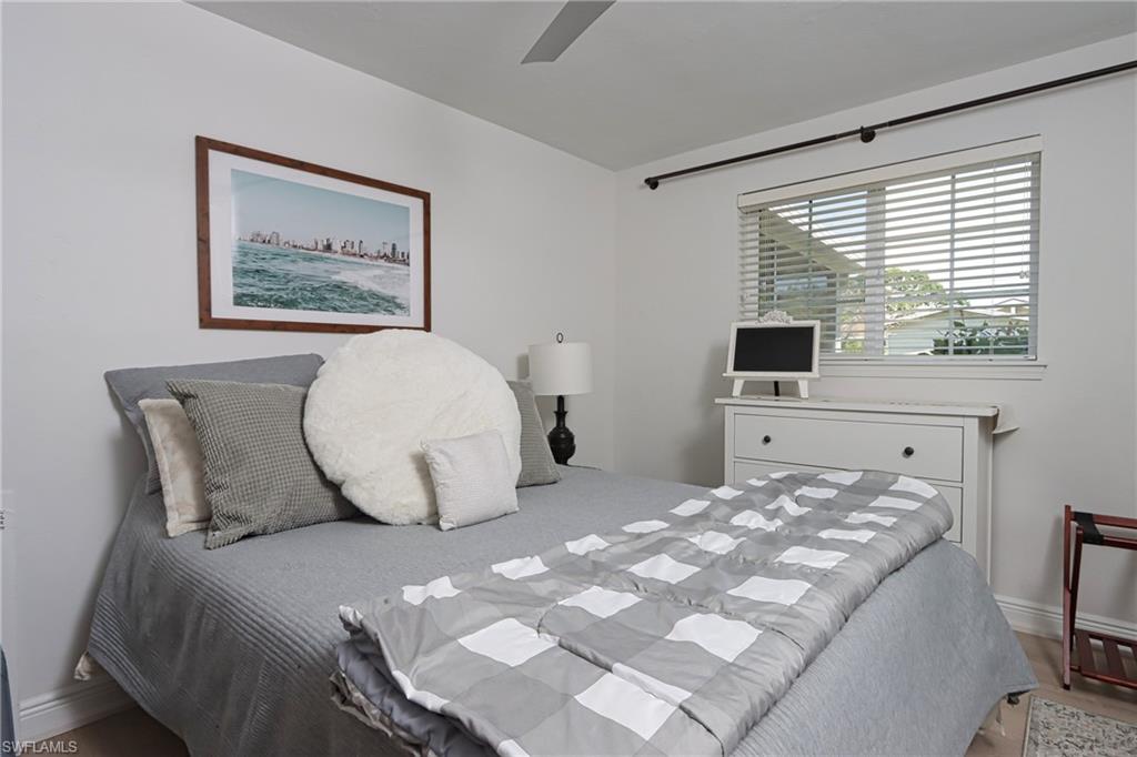 LA CHELLE MANOR - Residential Lease