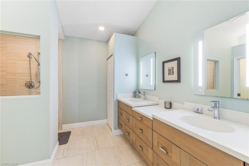 OLDE HICKORY GOLF & COUNTRY CLUB - Residential
