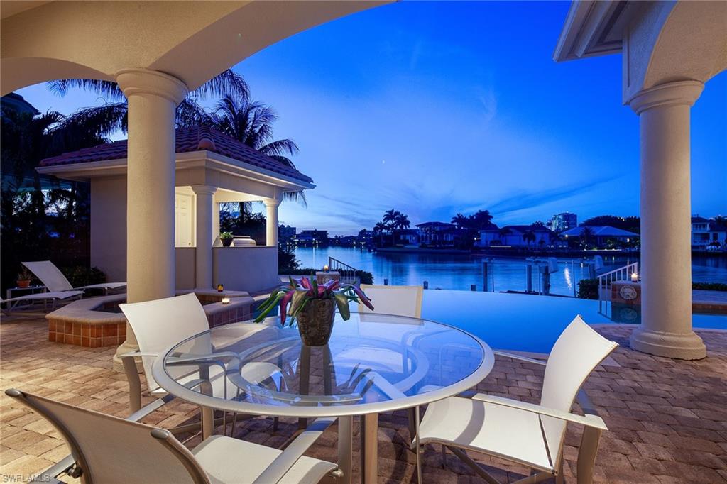 MOORINGS - Residential