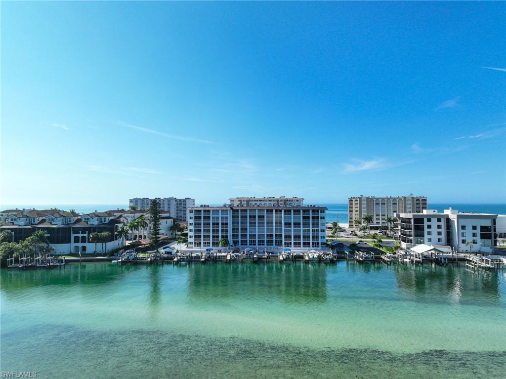 CASA BONITA ROYALE - Residential