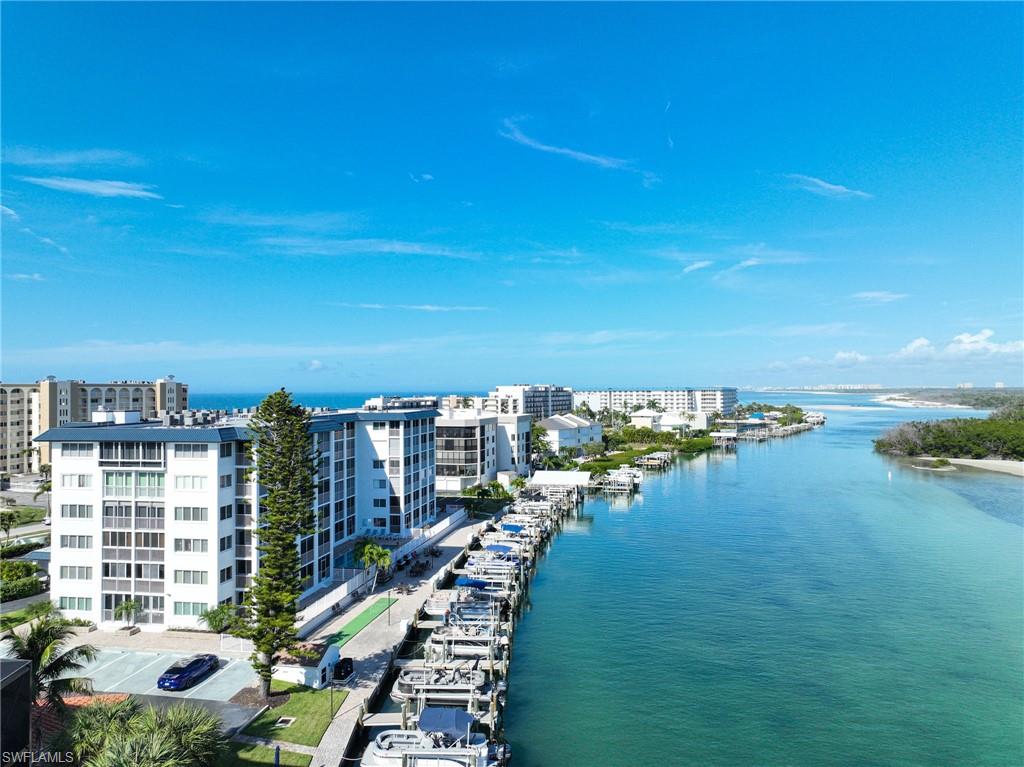 CASA BONITA ROYALE - Residential