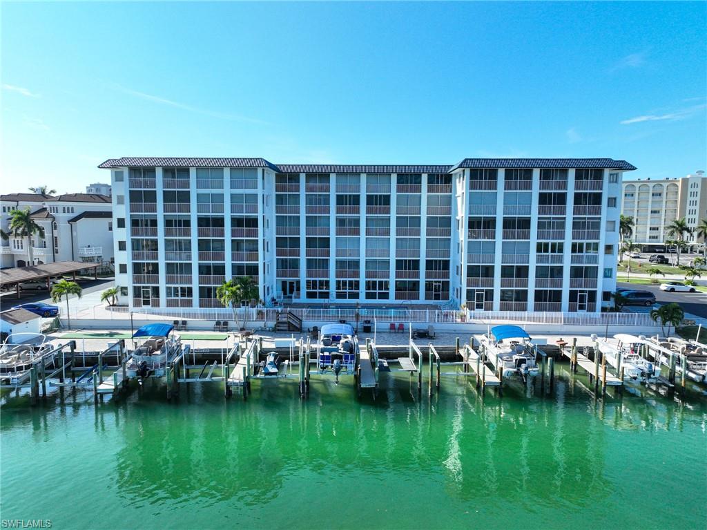 CASA BONITA ROYALE - Residential