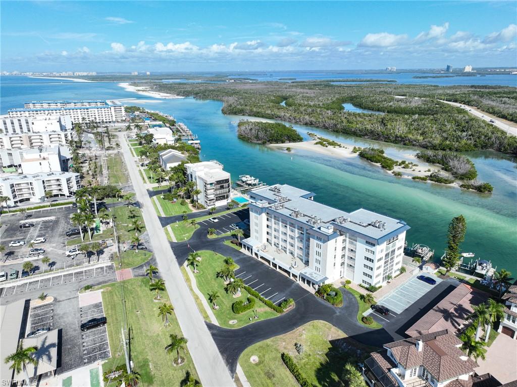 CASA BONITA ROYALE - Residential