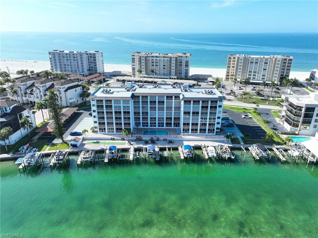 CASA BONITA ROYALE - Residential