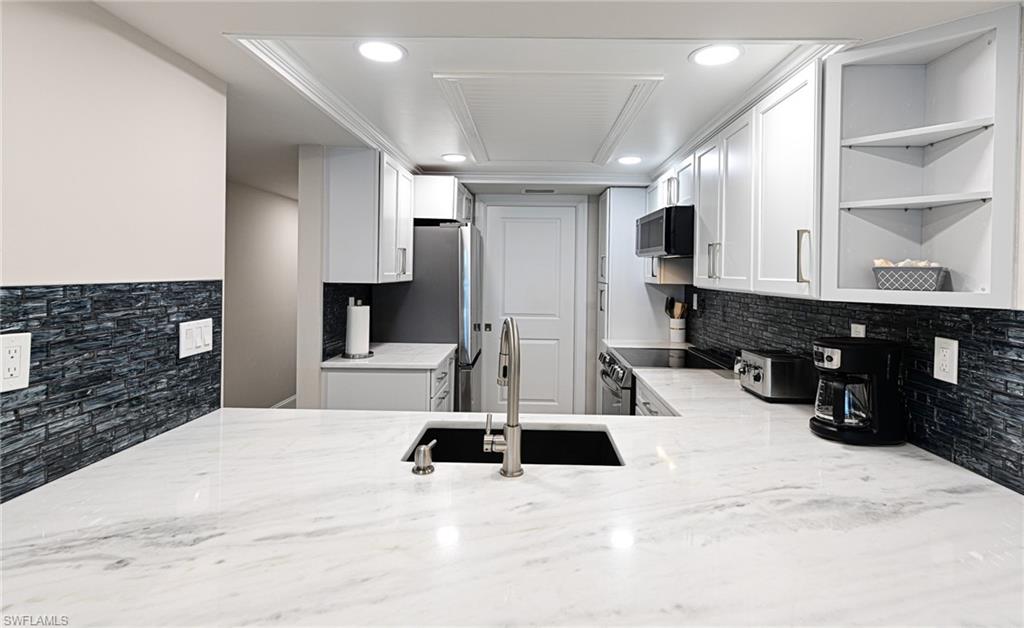 CASA BONITA ROYALE - Residential