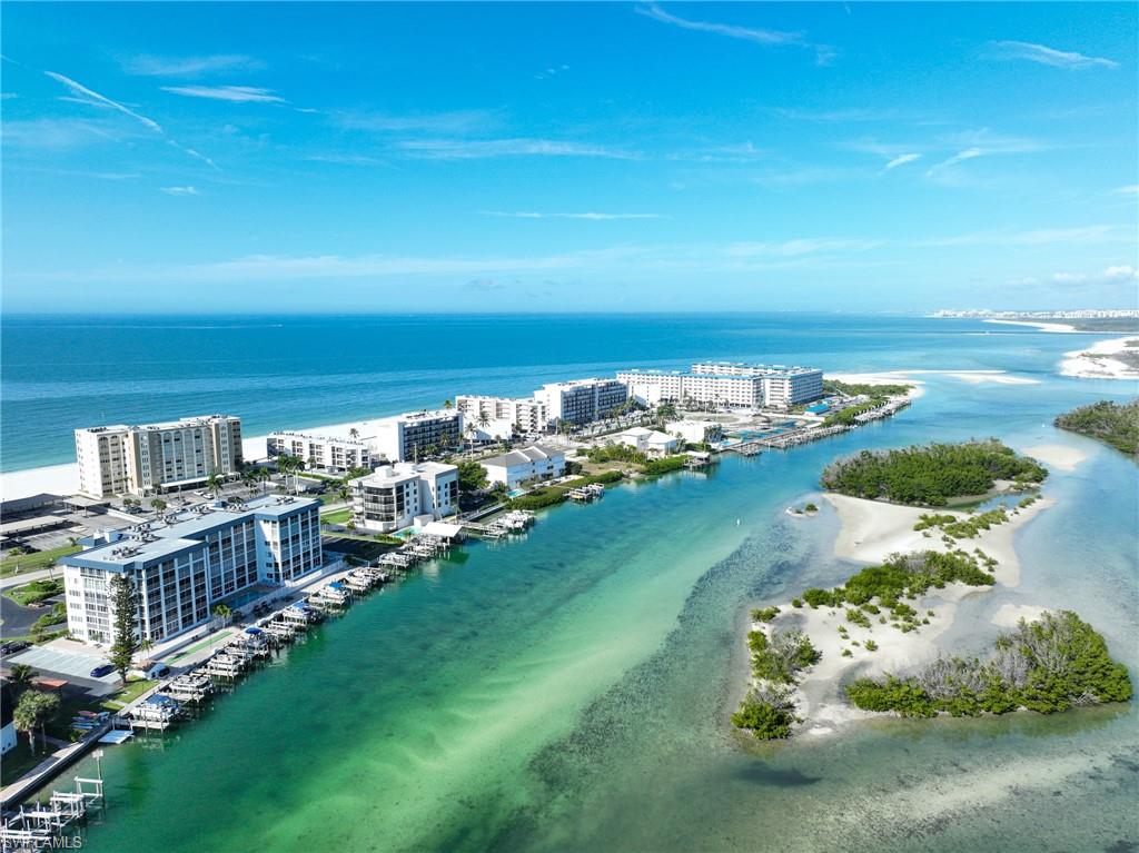 CASA BONITA ROYALE - Residential