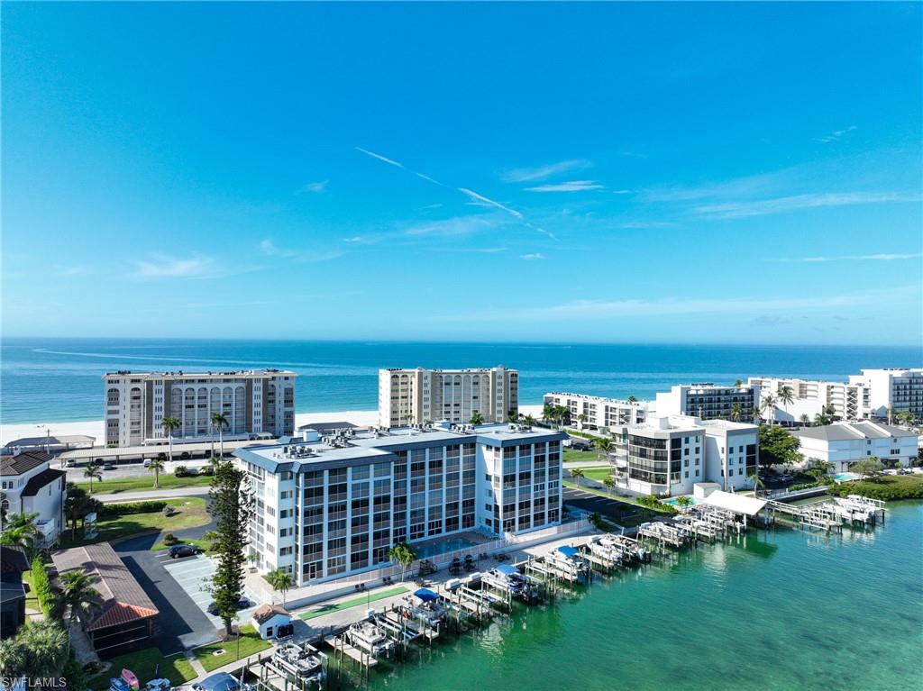 CASA BONITA ROYALE - Residential