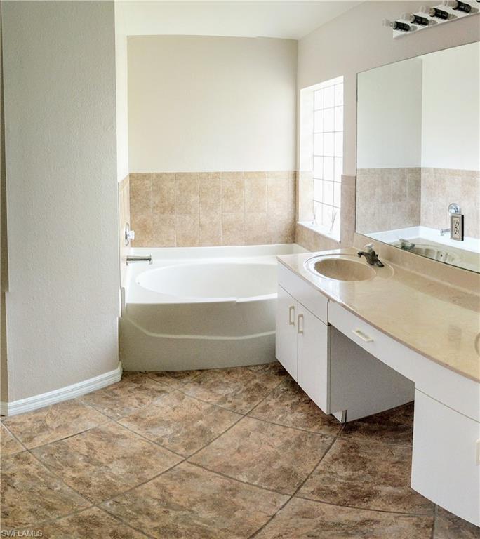 GOLDEN GATE CITY - Residential