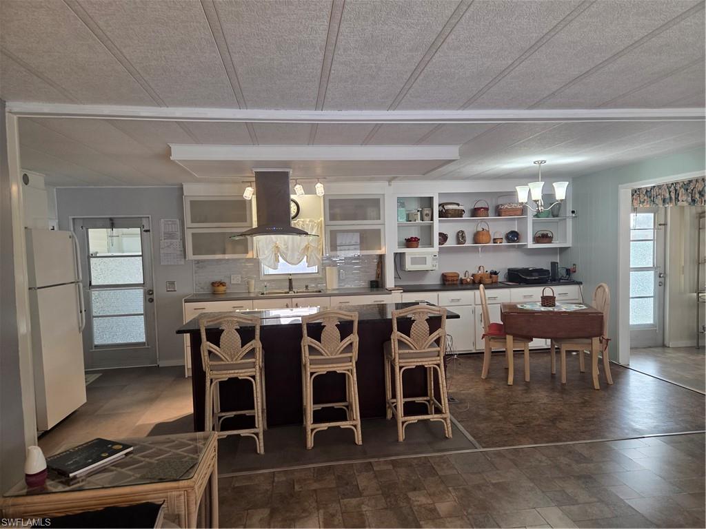 LAZY DAYS MOBILE VILLAGE - Residential