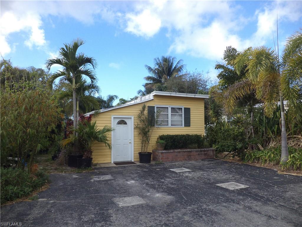 LAKE KELLY - Residential