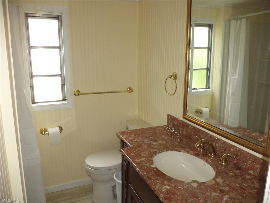 LAKE KELLY - Residential