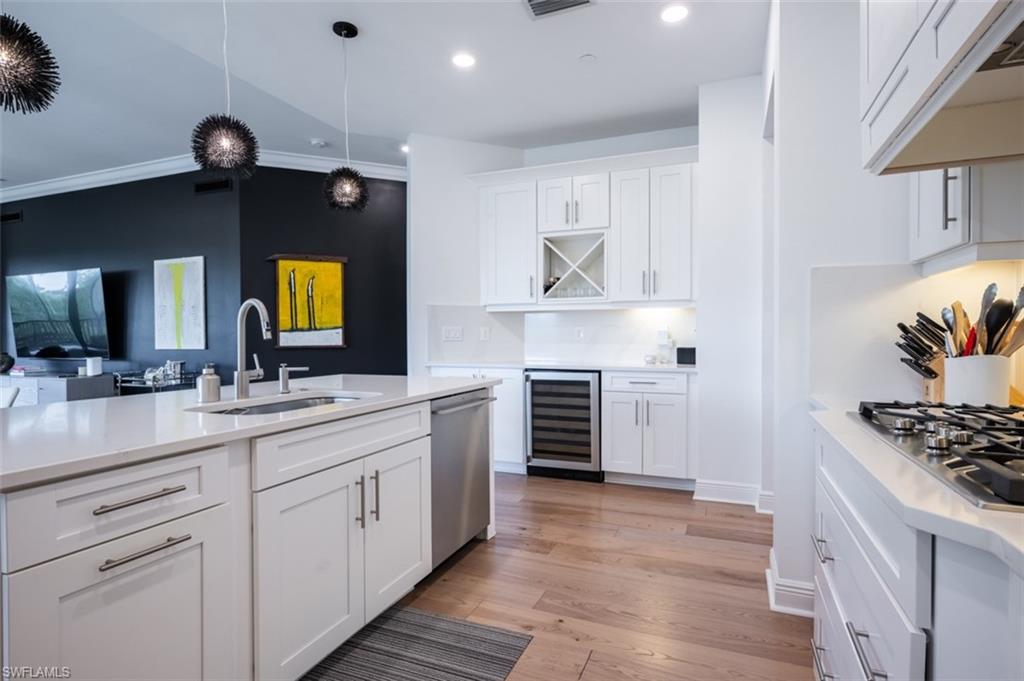 16360 VIANSA WAY 8-201