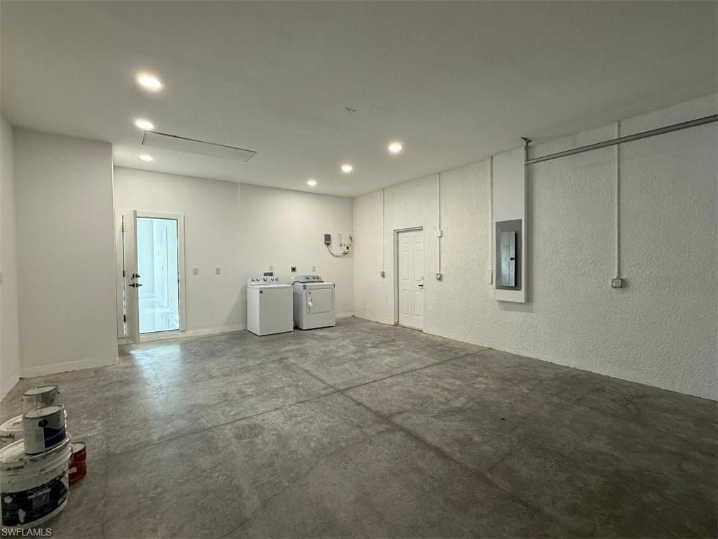 BANYAN VILLAGE - Residential