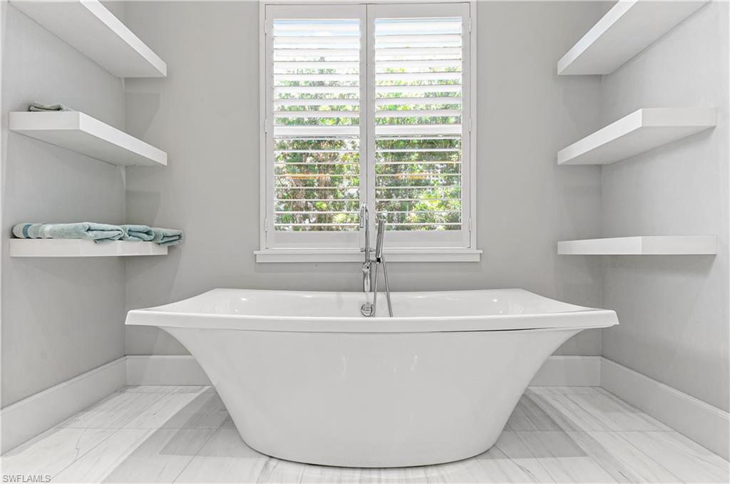 MOORINGS - Residential