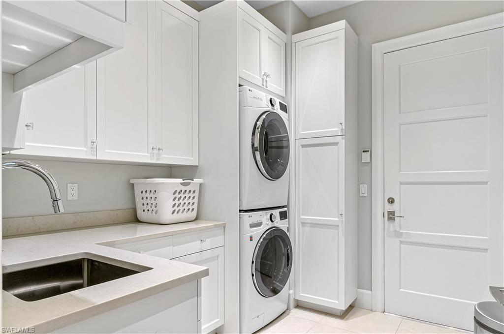 MOORINGS - Residential