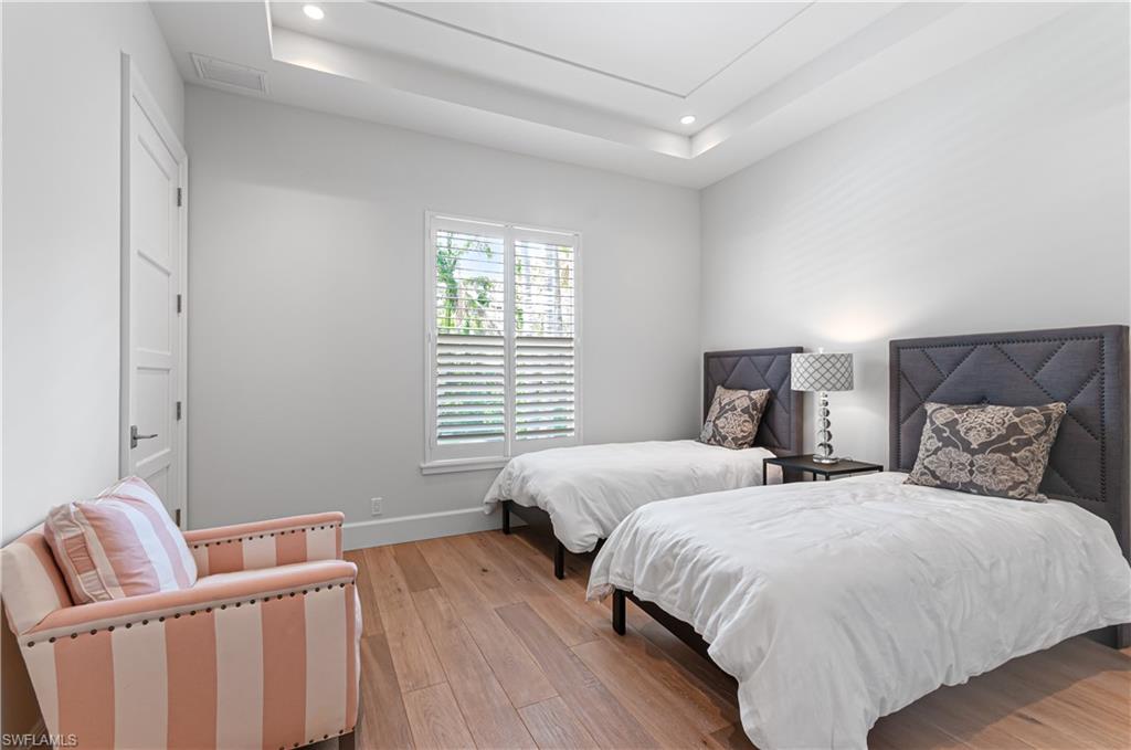 MOORINGS - Residential