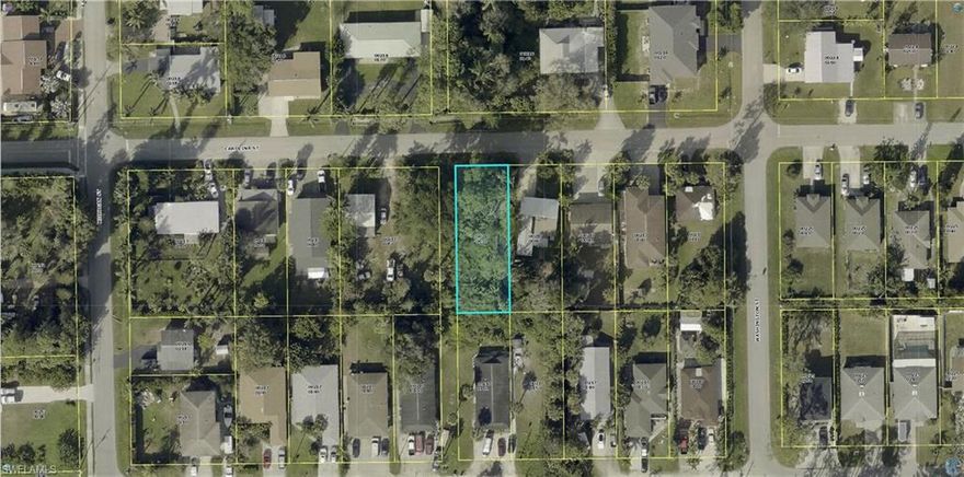 This vacant lot offers a great opportunity to build a single-family home in a growing and centrally located area. Situated in an established neighborhood with no HOA, the property provides convenient access to Downtown Bonita Springs, beaches, dining, and major roadways, making it an ideal location for both end users and investors.
A solid opportunity for builders or anyone looking to design a home tailored to their needs.