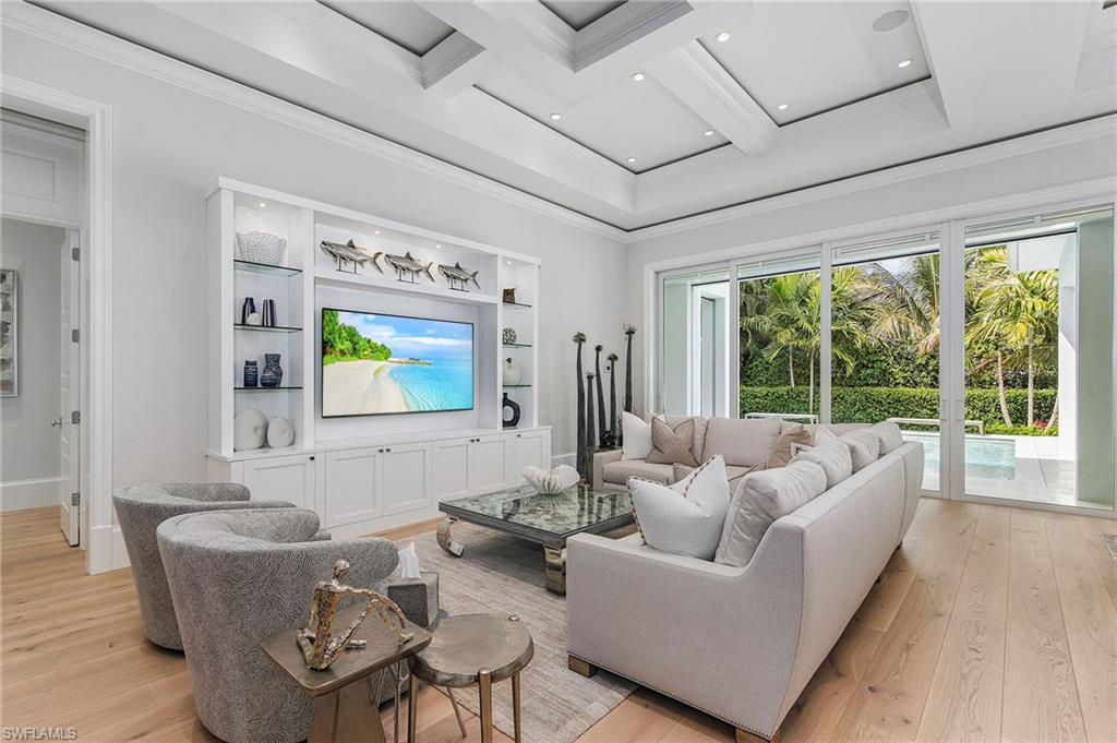 PARK SHORE - Residential