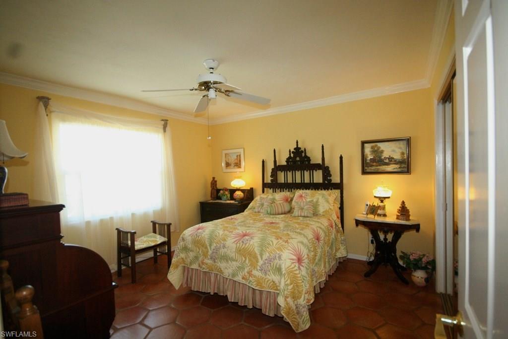 MARCO BEACH - Residential